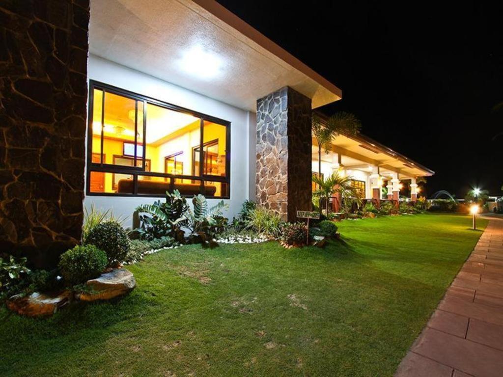 La Suena Brisa Beach Resort And Events Place Batangas Luaran gambar